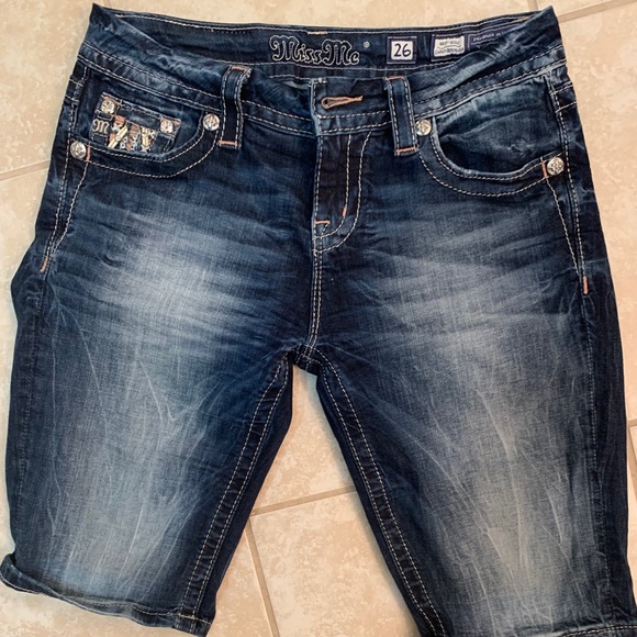 Miss Me Curvy Bermuda Shorts - Picture 2 of 2